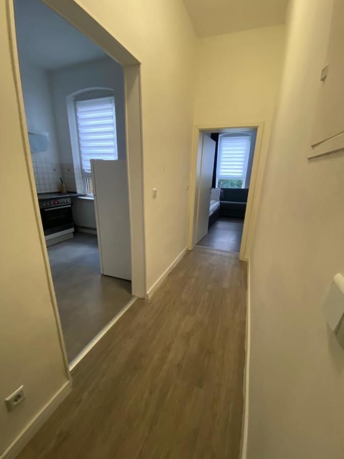 Modernes Apartment Mit 2 Schlafzimmern Und Privatparkplatz Nahe Innenstadt Neumuenster Exterior photo